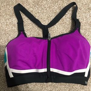Victoria’s Secret (VSX) sports bra